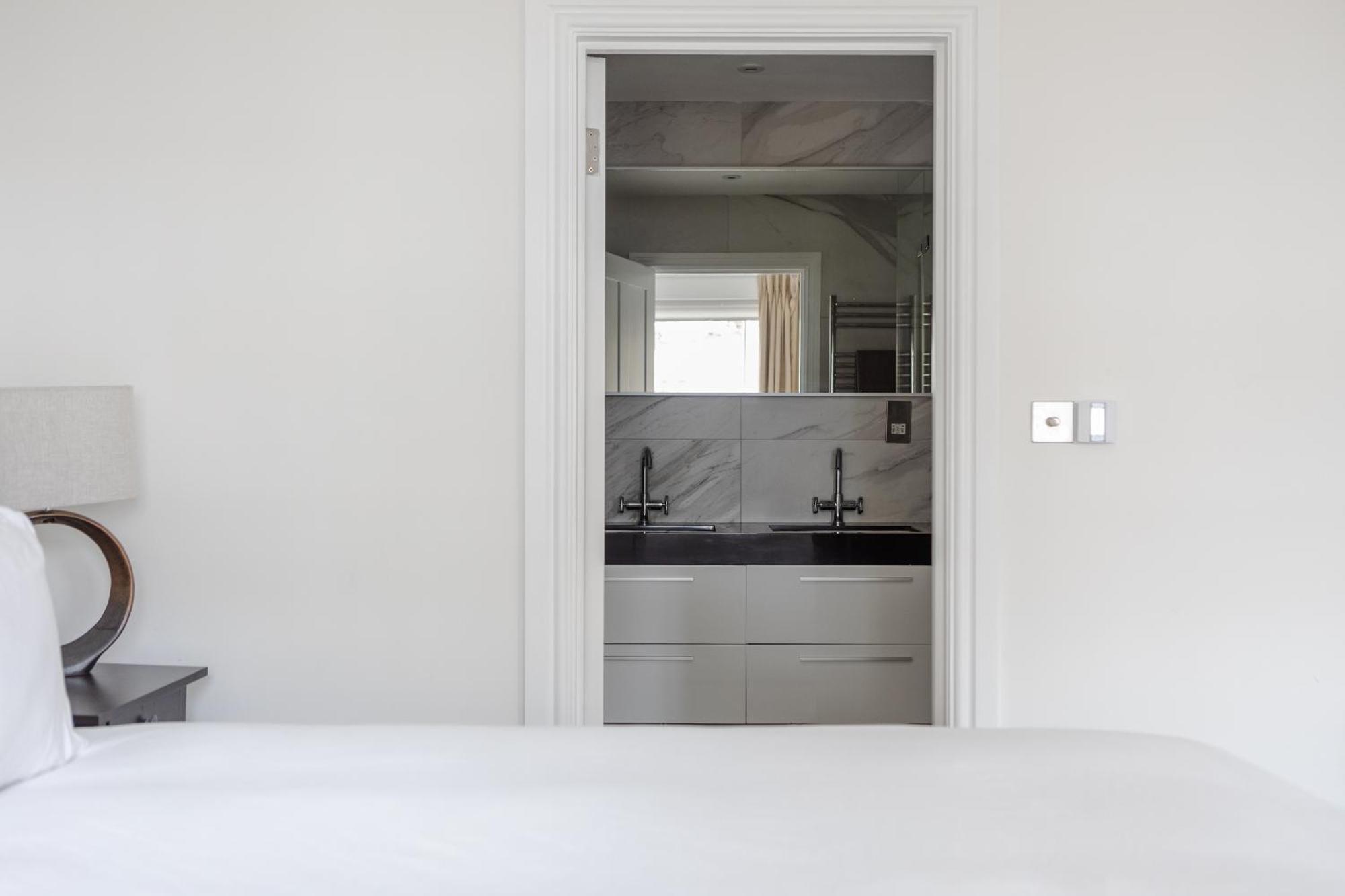 לונדון Number 53 - Stunning Maisonette With Parking In Kensington & Chelsea מראה חיצוני תמונה